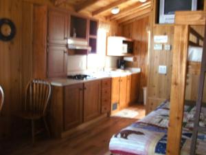 Bend-Sunriver Camping Resort Studio Cabin 6 - Объекты без категории в городе Санривер