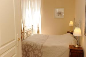 Hotels Hotel De La Providence : photos des chambres