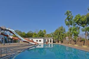 Hotel O Midway Park Resort