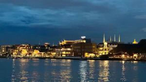 Baan PadSeeEw - Rooftop Riverview 4th floor