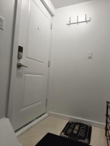 ArbyManies Place Newly Built Basement Apartment