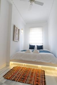 Designer 1-Bdr Apartment in Trendy Neighborhood