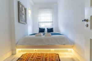 Designer 1-Bdr Apartment in Trendy Neighborhood