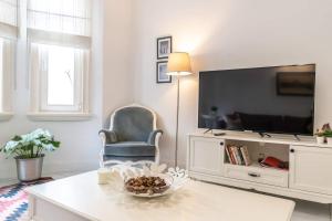 Cozy Getaway - Warmth and Comfort in the City