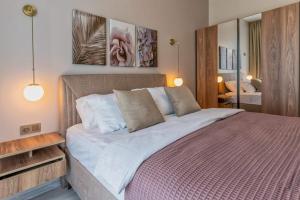 Stylish Urban Apt- Soak Up the Citys Vibes