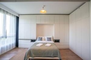 Stylish City Getaway - Immerse Yourself in Luxury