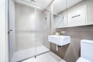 City Meets Ocean - 50th floor premium retreat