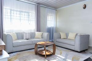 Shanvin Homes - 2 bedroom Apartment near Rupa Mall, Noble Hotel,Poa PLace & Key Hospitals