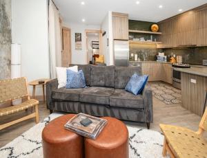 4192 Spruce Way condo