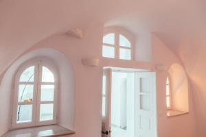 Day One Fira Mansion Santorini Greece