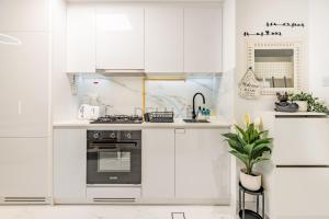 Just Steps Away from Circle Mall, Right Beside a Park, Near Restaurants, Conveniently Close to a Bus Stop, Lumina Vista Residences, Jumeirah Village Circle by Deluxe Holiday Homes