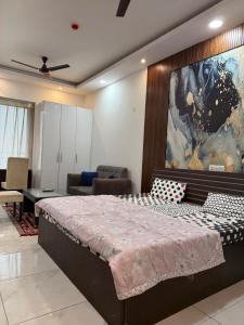 Zoom The Luxury Studio