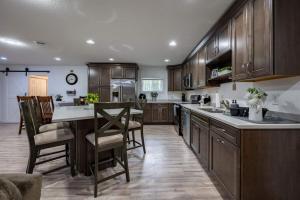 Little Buck Camp - Pet Friendly Game Room