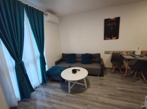 Lazar Apartment Felix