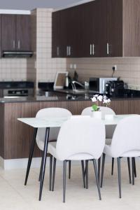 High Floor Elegance,Prime Location-Close to tram