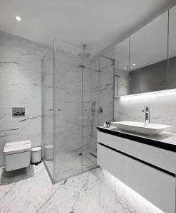 Beautiful Modern 1BD Condo Views w PoolGym! #223