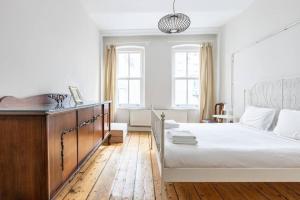 Bright Charming 2BD15Bath GalataTower Home! #257