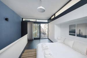 Brand New Central Modern Loft Smart Design! #144