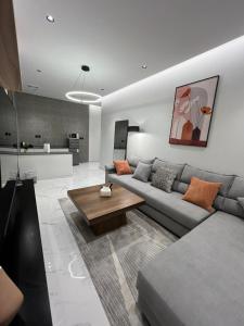 Luxury 2BR Apartment -Prime Area