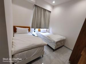 The Grand Vista Hotel