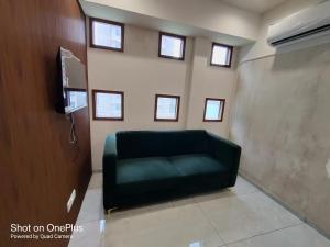 The Grand Vista Hotel