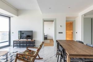 Gorgeous Modern 1BD Terrace CondoPoolViews! #233