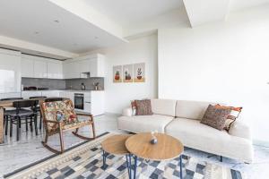 Gorgeous Modern 1BD Terrace CondoPoolViews! #233