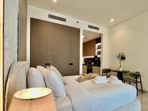 DAYF-PENZOR Upgraded Studio for 4 with Full Burj View