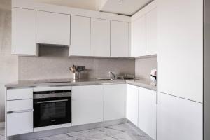 Gorgeous Modern 1BD Condo Views w PoolGym! #255