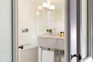 Hotels Hotel Du Quai Voltaire : Chambre Quadruple en Duplex