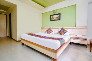 FabHotel Guru Heritage