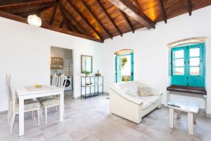 Home2Book Rural House with Private Pool & BBQ