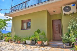 Spacious Modern Home in Kalpaki