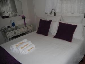 Khol Newman Bed & Breakfast