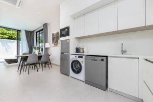 Villa Noa Modern 2-BDR with Private Pool by TropicLook