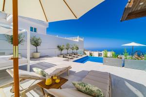 Casa Roque del Mar Private Villa with Heated Saltwater Pool, Jacuzzi & Ocean Views