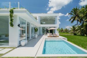 Villa Mayani - Luxe Minimalist 2BR with Rice Field View & Gym