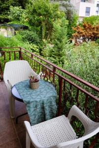 One Bedroom Apartment S
