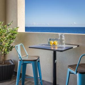 Modern and spacious Seaview Apartment