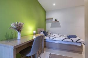 Modern and spacious Seaview Apartment