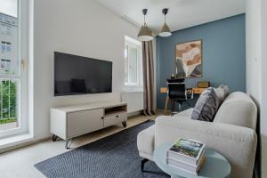 Blueground Nusle balcony nr Vysehrad PRG-71