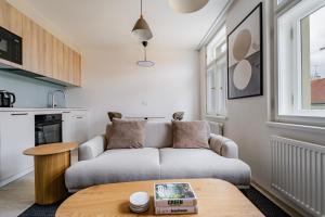 Blueground Nusle city view nr Vysehrad PRG-76