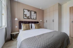 Blueground Nusle city view nr Vysehrad PRG-76