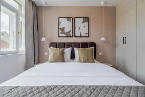 Blueground Nusle city view nr Vysehrad PRG-76