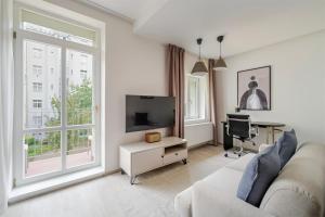 Blueground Nusle balcony nr Vysehrad PRG-67