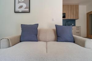 Blueground Nusle balcony nr Vysehrad PRG-67