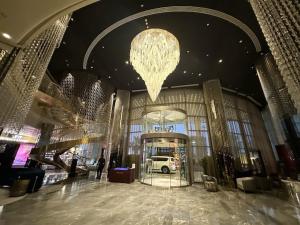 Luxurious paramount 2BR with Pool,Gym, Sauna & Bar 10 mins to Burj Khalifa