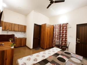SYL HOTEL IV Four - Deluxe Rooms in Law Gate Phagwara
