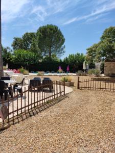 Ardèche les cigales, studio murier piscine partagée