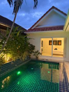 VIEW TALAY VILLA POOL HOUSE 285